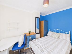 BEDROOM- click for photo gallery